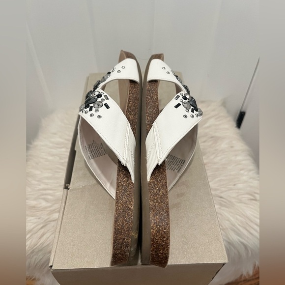 Women’s Crossband Flats Sandals Size 8 Jeweled Stones Embellished Slip On - Picture 5 of 7